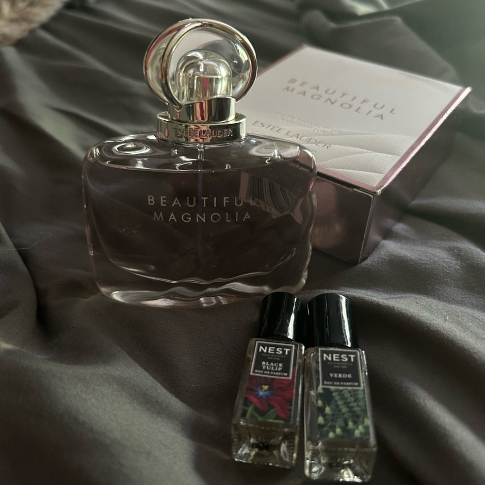 NWT beautiful magnolia perfume by Estée Lauder